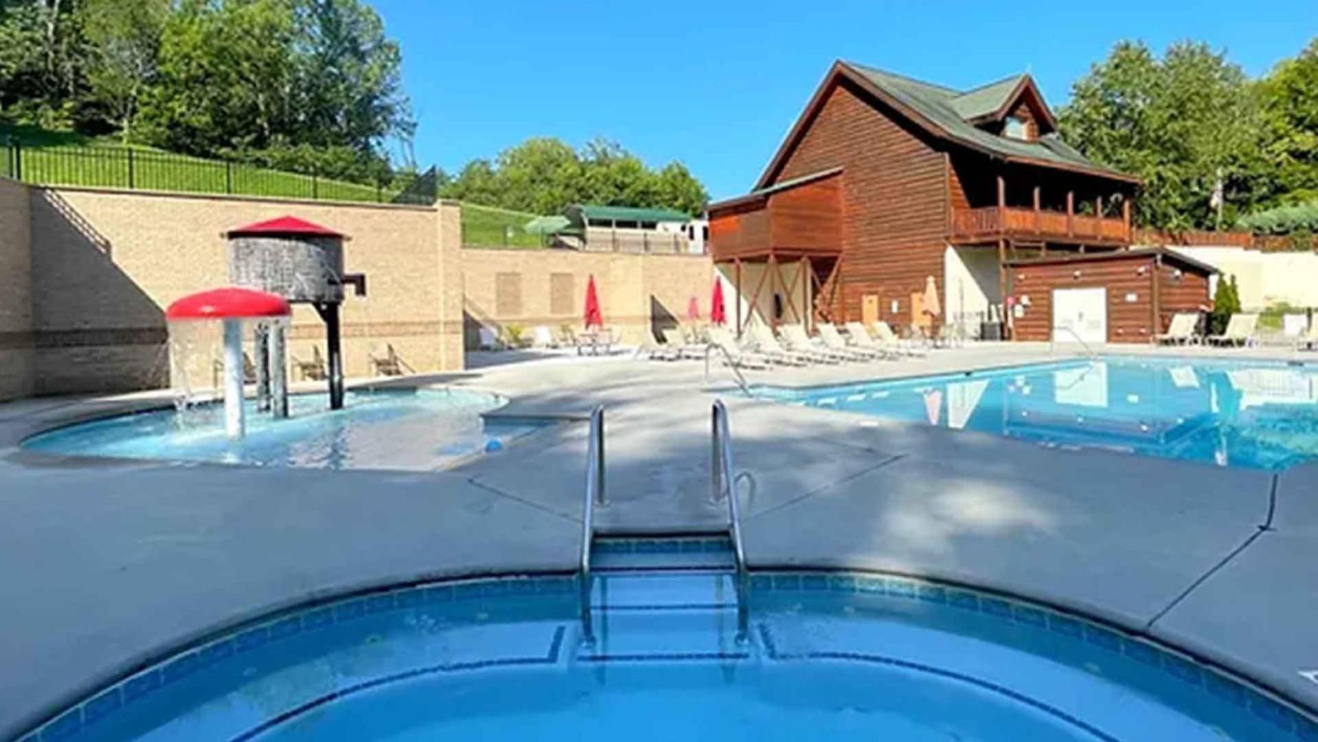 Villa New Majestic 5 Star Amazing View, Pool, Hot Tub! Pigeon Forge Exterior foto